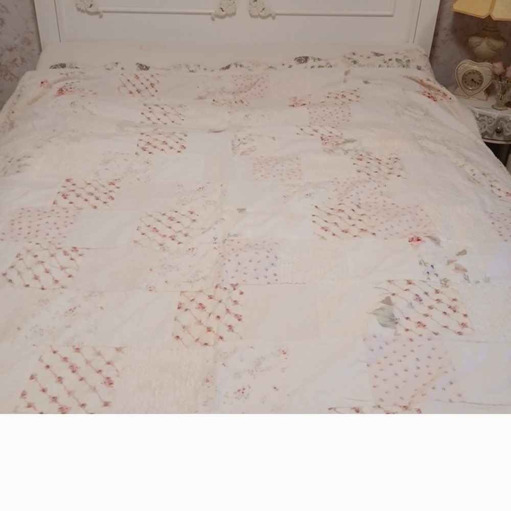 SIMPLY SHABBY CHIC Queen Size Quilt And 2 Matching Shams